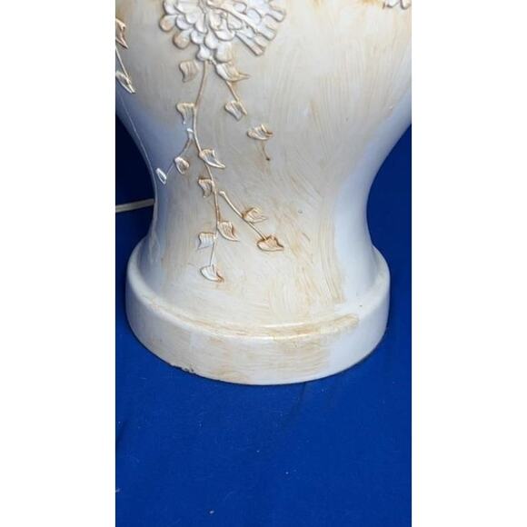 Vintage Ginger Jar Table Lamp w/ Floral Relief & Square Shade 28" Tall Works - Picture 4 of 16